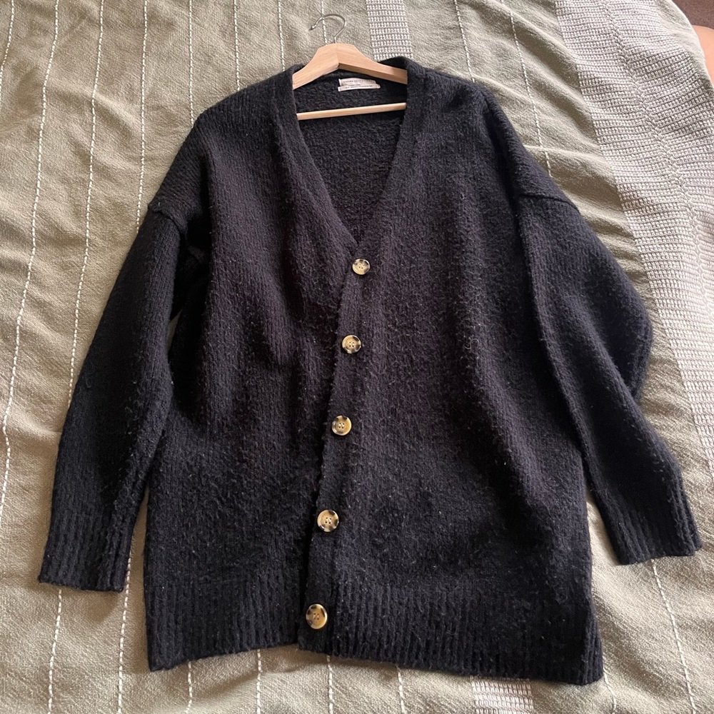 URBAN OUTFITTERS Oversized Black Cardigan Sweater Size Small